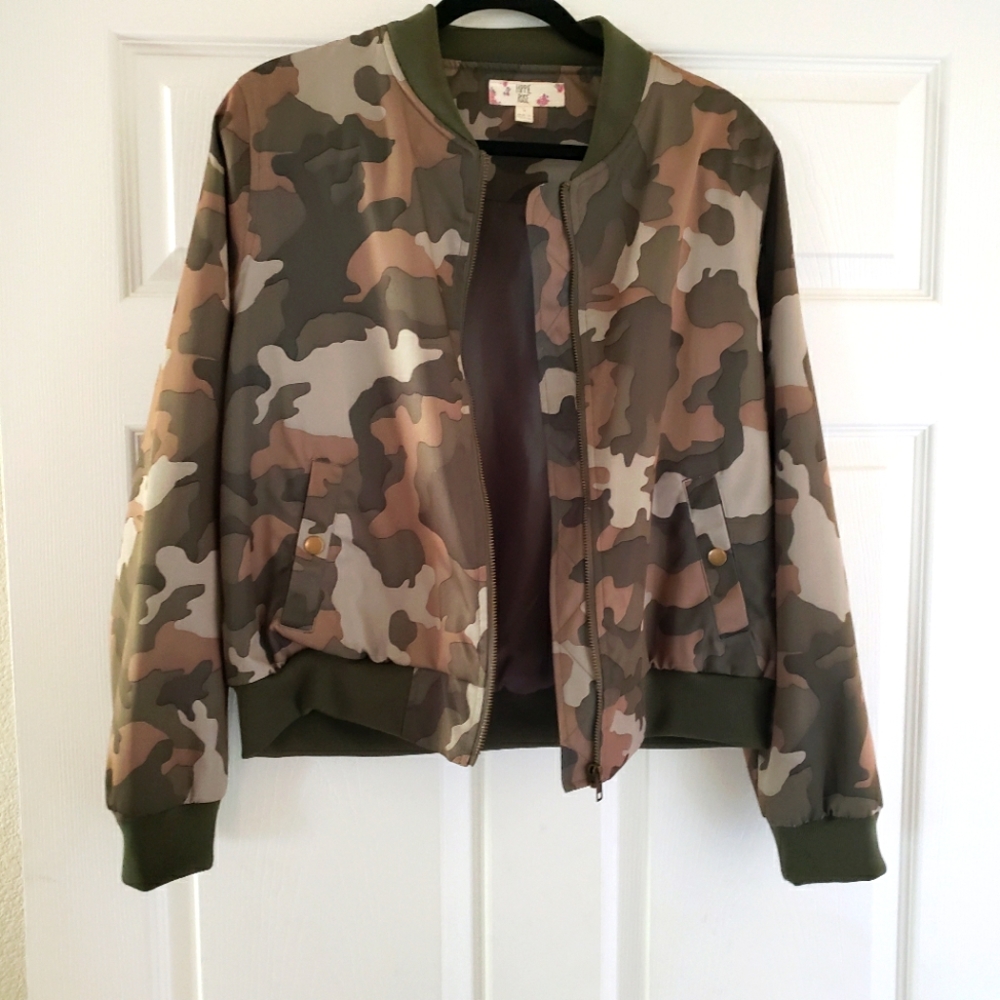 Women's Camouflage Bomber Jacket